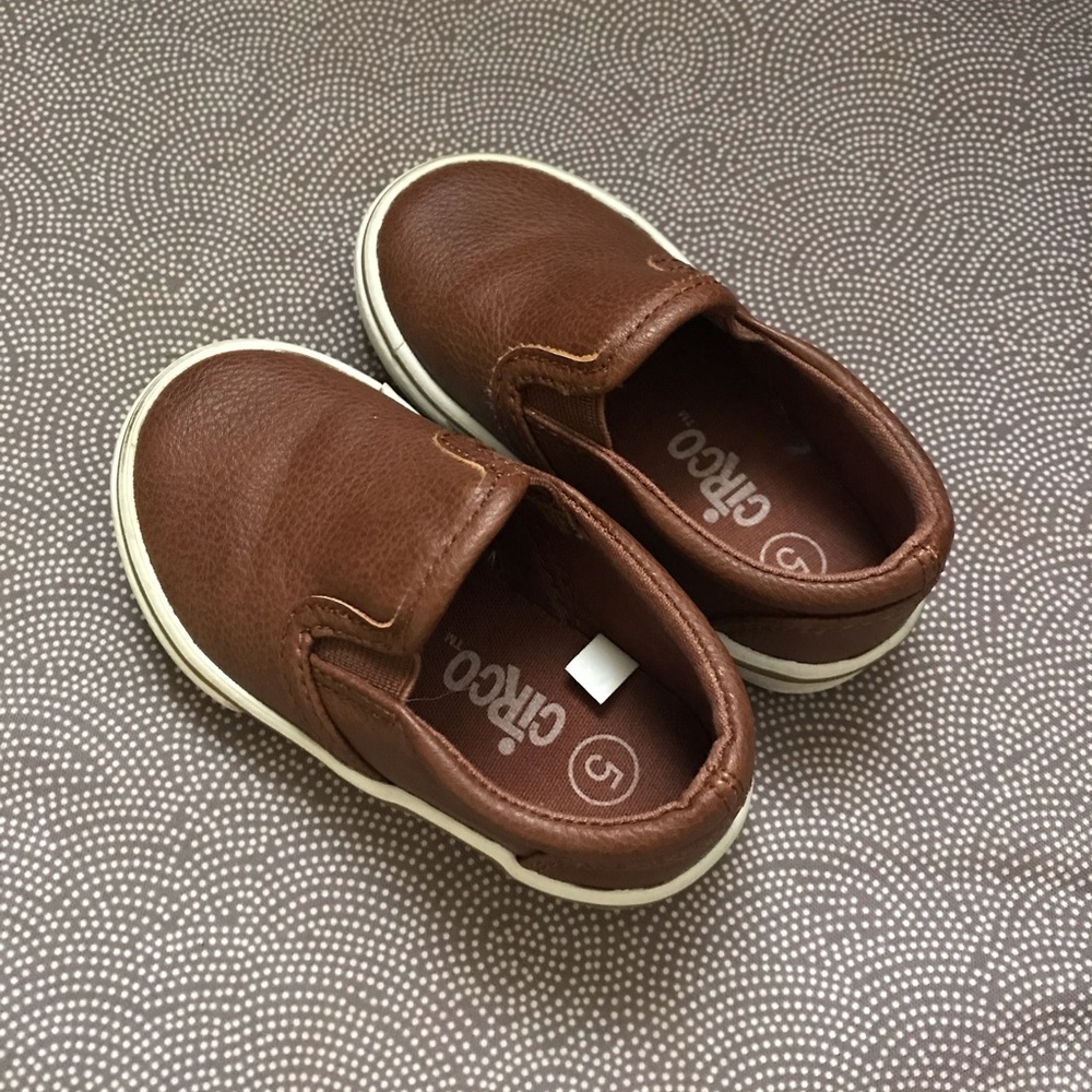 Carter’s dress shoes